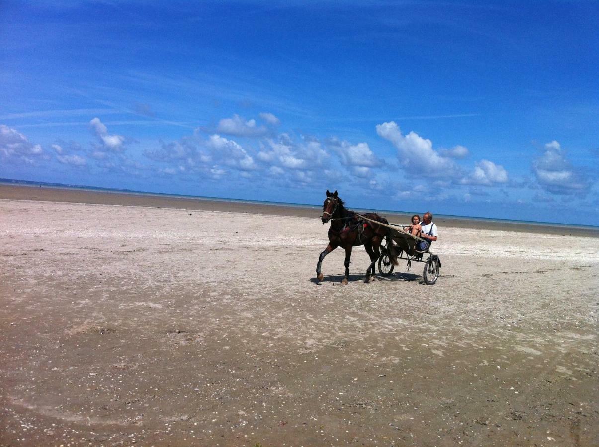 Gite Christian Mont St Michel Sacey Esterno foto